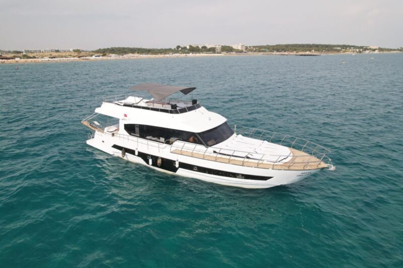 31 Private Yacht Tour