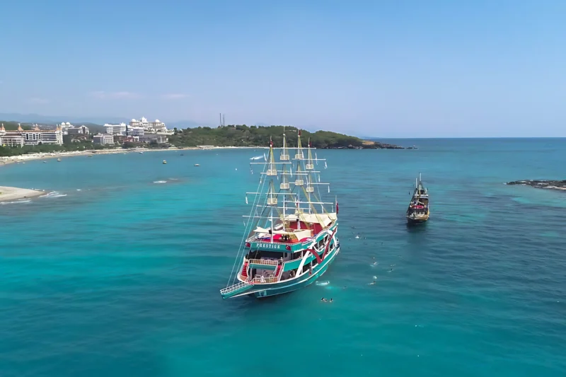 832d427bfd75487ab948c22ebe688266 Side Boat Tour